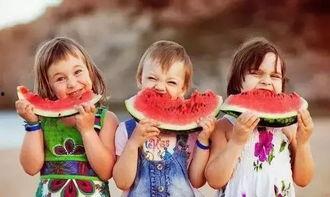 群众吃瓜人物摄影,镜头下的社会百态