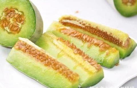 沧州黄骅吃瓜,瓜果飘香，品味夏日田园风情