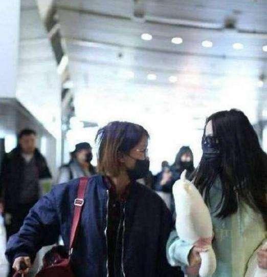 热巴剧组吃瓜,揭秘明星们的“吃瓜”日常