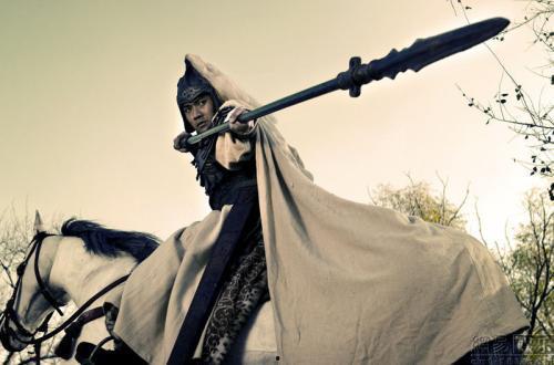 赵云吃瓜高清图片,高清还原三国名将的悠闲时光