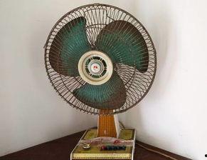 吹风扇吃瓜神器,吹风扇搭配吃瓜，清凉一夏新体验