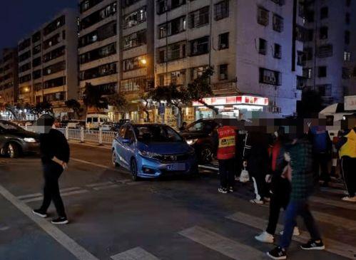 栅栏事件吃瓜,吃瓜群众围观下的热点风云