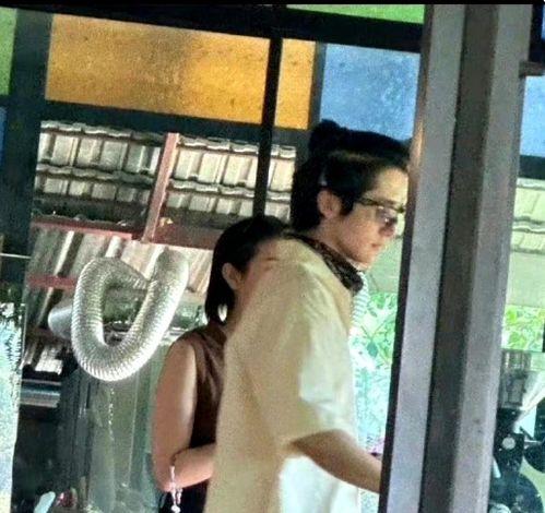 无人直播吃瓜,瓜果飘香，直播新风尚